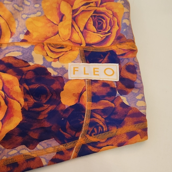 Fleo Shorts Lava Kiss Contour Low Rise Roses Orange & Purple Workout Exercise S - Picture 3 of 8